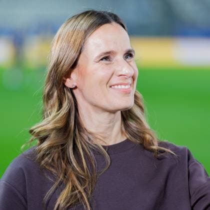 Christina Rann (Sportjournalistin bei Sport1), 08.09.2025, Jena (Deutschland), Fußball, Frauen-Bundesliga, FC Carl Zeiss Jena - TSG 1899 Hoffenheim, DFB DFL REGULATIONS PROHIBIT ANY USE OF PHOTOGRAPHS AS IMAGE SEQUENCES AND OR QUASI-VIDEO. *** Christina Rann sports journalist at Sport1 , 08 09 2025, Jena Germany , Football, Womens Bundesliga, FC Carl Zeiss Jena TSG 1899 Hoffenheim, DFB DFL REGULATIONS PROHIBIT ANY USE OF PHOTOGRAPHS AS IMAGE SEQUENCES AND OR QUASI VIDEO xprx