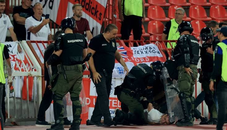 09.09.2025 Belgrade Serbia-England FIFA World Cup, WM, Weltmeisterschaft, Fussball 2026 Euro qualifiers men s football A certain man fan(down) who tried to steal the flag from England fans. Arrested by the gendarmerie :