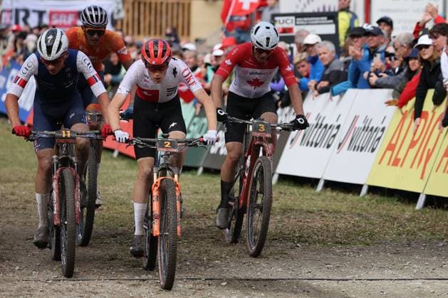 09 09 2025, Zermatt, Valais 2025 UCI Mountain Bike World Championships, Finn Treduler 2 (SUI), today s Silver Medal, Cole Punchard 3 (CAN), today s Bronze Medal, Adrien Boichis 11 (FRA), today s Gold Medal, Rens Teunissen Van Manen 5 (NED) during the Cross-Country Short Track U23 Men Final Zermatt Zermatt Valais Switzerland Copyright: xJustPictures.ch FrancescoxMinghettix jp-en-FrMi-MNG_5240