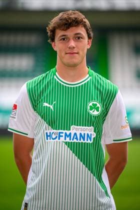 09.09.2025 - SpVgg Greuther Fürth ( Kleeblatt Spielvereinigung ) - 2. Fussball Bundesliga - Saison 2025 2026 - Fototermin Porträttermin Vorstellung Präsentation Pressetermin - - Einzelbild Einzelfoto Portrait Porträt Kopfbild - Lukas Reich (2, SpVgg Greuther Fürth )