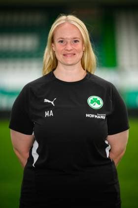 09.09.2025 - SpVgg Greuther Fürth ( Kleeblatt Spielvereinigung ) - 2. Fussball Bundesliga - Saison 2025 2026 - Fototermin Porträttermin Vorstellung Präsentation Pressetermin - - Einzelbild Einzelfoto Portrait Porträt Kopfbild - Mareike Ahlborn ( Teammanagement SpVgg Greuther Fürth )