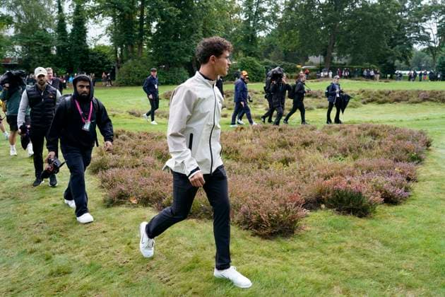 BMW PGA, Golf Herren 2025 Lando Norris Formula 1 F1 driver for McLaren Racing Team In action on Pro Am day at The BMW PGA, Wentworth (West) GC, Virginia Water, Surrey, England. UK 10th September 20025 Copyright: xMarkxNewcombex