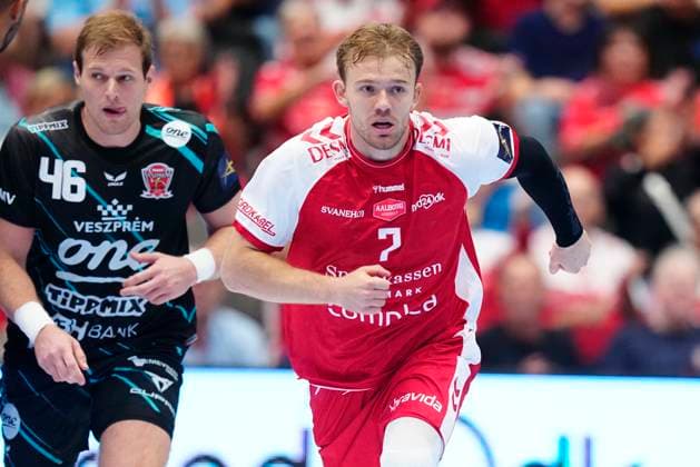 Denmark EHF Champions League Veszprem s Dragan Pechmalbec, left, and Aalborg s Thomas Arnoldsen during the EHF Champions League men s handball match between Aalborg Handball and One Veszprém HC at Sparekassen Danmark Arena in Aalborg on Wednesday, September 10, 2025. (Photo: Henning Bagger Scanpix 2025) , Aalborg Denmark Copyright: HenningxBaggerx spdk20250910-185044-L