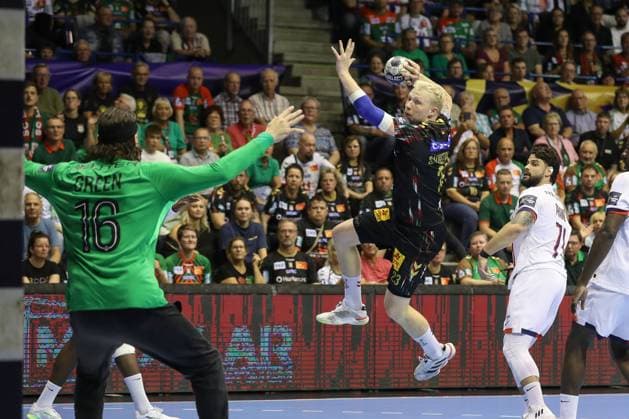 10.09.2025, xtgx, Handball, EHF Champions League, SC Magdeburg - Paris Saint Germain v.l. Magnus Saugstrup (Magdeburg, 23) wirft Tor, Torschuetze, erzielt Tor, Treffer, scores the goal Magdeubrg