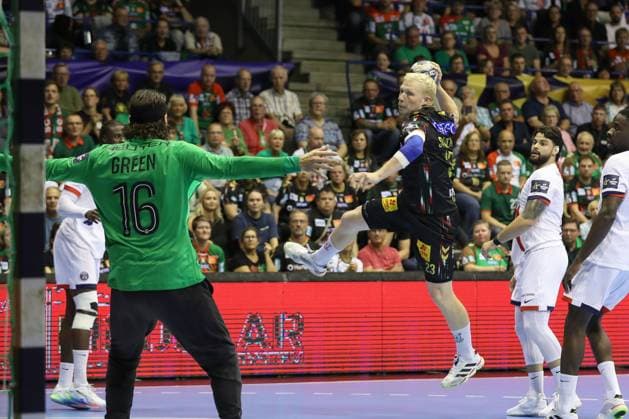 10.09.2025, xtgx, Handball, EHF Champions League, SC Magdeburg - Paris Saint Germain v.l. Magnus Saugstrup (Magdeburg, 23) wirft Tor, Torschuetze, erzielt Tor, Treffer, scores the goal Magdeubrg