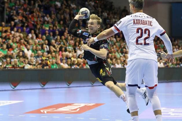 10.09.2025, xtgx, Handball, EHF Champions League, SC Magdeburg - Paris Saint Germain v.l. Gisli Thorgeir Kristjansson (Magdeburg, 10) wirft Tor, Torschuetze, erzielt Tor, Treffer, scores the goal Magdeubrg