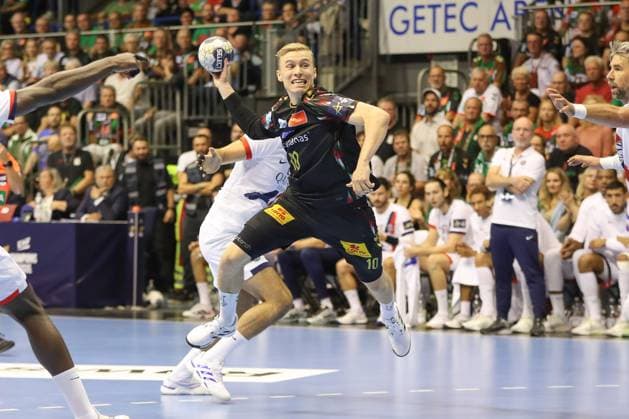 10.09.2025, xgox, Handball, EHF Champions League, SC Magdeburg - Paris Saint Germain v.l. Gisli Thorgeir Kristjansson (Magdeburg, 10) wirft Tor, Torschuetze, erzielt Tor, Treffer, scores the goal Magdeburg