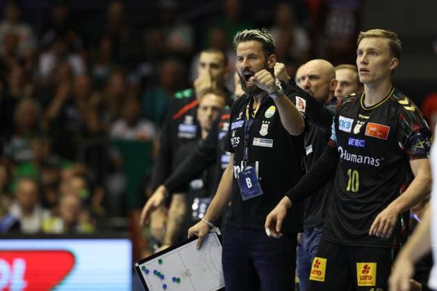 10.09.2025, xtgx, Handball, EHF Champions League, SC Magdeburg - Paris Saint Germain v.l. Bennet Wiegert (Magdeburg, Trainer) Jubel, Torjubel, jubelt ueber das Tor, celebrate the goal, celebration Magdeubrg