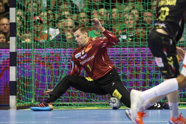 10.09.2025, xtgx, Handball, EHF Champions League, SC Magdeburg - Paris Saint Germain v.l. Sergey Hernandez Ferrer (Magdeburg, 1) Parade, haelt den Ball, faengt den Ball, pariert Magdeubrg