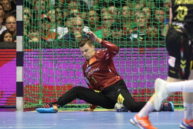 10.09.2025, xtgx, Handball, EHF Champions League, SC Magdeburg - Paris Saint Germain v.l. Sergey Hernandez Ferrer (Magdeburg, 1) Parade, haelt den Ball, faengt den Ball, pariert Magdeubrg