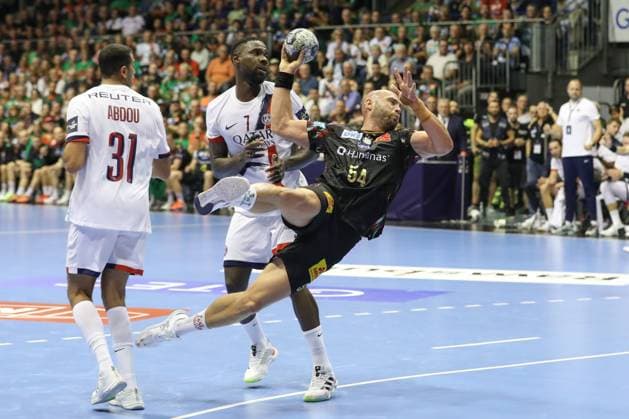 10.09.2025, xtgx, Handball, EHF Champions League, SC Magdeburg - Paris Saint Germain v.l. Oscar Bergendahl (Magdeburg, 54) wirft Tor, Torschuetze, erzielt Tor, Treffer, scores the goal Magdeubrg