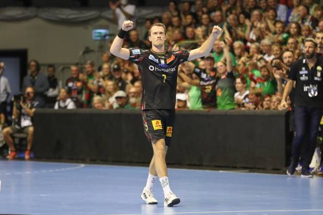 10.09.2025, xgox, Handball, EHF Champions League, SC Magdeburg - Paris Saint Germain v.l. Felix Claar (Magdeburg, 7) Jubel, Torjubel, jubelt ueber das Tor, celebrate the goal, celebration Magdeburg
