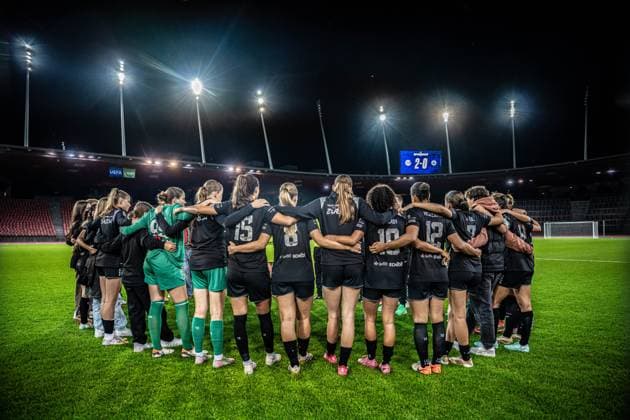 Switzerland: UEFA Women s Europa Cup - GC Frauenfussball vs BIIK-Shymkent - Letzigrund Stadium, Zurich: GC Frauenfussball team after winning the match Copyright: xPriscilaxBütlerx