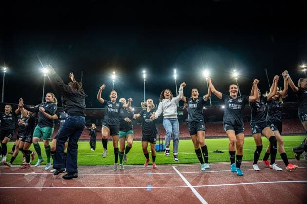 Switzerland: UEFA Women s Europa Cup - GC Frauenfussball vs BIIK-Shymkent - Letzigrund Stadium, Zurich: GC Frauenfussball team after winning the match Copyright: xPriscilaxBütlerx