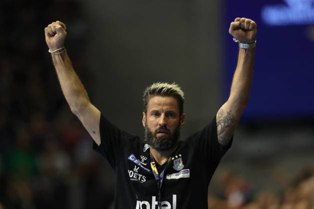 10.09.2025, xtgx, Handball, EHF Champions League, SC Magdeburg - Paris Saint Germain v.l. Bennet Wiegert (Magdeburg, Trainer) Jubel, Torjubel, jubelt ueber das Tor, celebrate the goal, celebration Magdeubrg