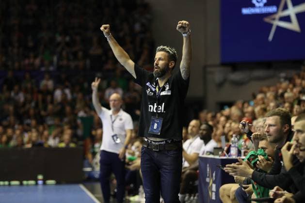 10.09.2025, xtgx, Handball, EHF Champions League, SC Magdeburg - Paris Saint Germain v.l. Bennet Wiegert (Magdeburg, Trainer) Jubel, Torjubel, jubelt ueber das Tor, celebrate the goal, celebration Magdeubrg