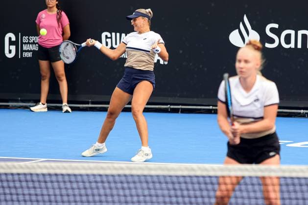 WTA, Tennis Damen GUADALAJARA 250 OPEN, WTA GUADALAJARA 250 OPEN KOZYREVA SHYMANOVICH VS NICOLESCU OSORIO 10092025 GUADALAJARA, JALISCO. Action photo of Maria Kozyreva and Iryna Shymanovich, during day 3 the WTA Guadalajara 250 Open, held at the Centro Panamericano de Tenis of Guadalajara, Jalisco, Mexico. Foto de accion de Maria Kozyreva e Iryna Shymanovich, durante el dia 3 del WTA Guadalajara 250 Open, celebrado en el Centro Panamericano de Tenis de Guadalajara, Jalisco, Mexico PHOTO BY IMAGENSHOP AGENCIA FOTOGRAFICA GUADALAJARA JALISCO MEXICO Copyright: xIMAGENSHOPxAGENCIAxFOTOGRAFICAx