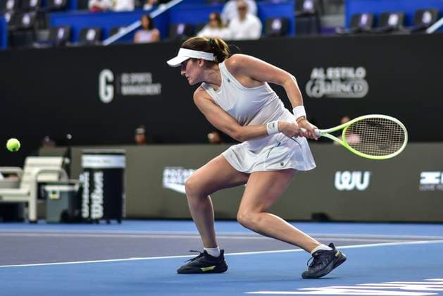 WTA, Tennis Damen GUADALAJARA 250 OPEN WTA GUADALAJARA 250 OPEN MARINO VS MARIA 10092025 GUADALAJARA, JALISCO. Action photo of Rebecca Marino of Canada, during day 3 the WTA Guadalajara 250 Open, held at the Centro Panamericano de Tenis of Guadalajara, Jalisco, Mexico. Foto de accion de Rebecca Marino de Canada, durante el dia 3 del WTA Guadalajara 250 Open, celebrado en el Centro Panamericano de Tenis de Guadalajara, Jalisco, Mexico PHOTO BY IMAGENSHOP AGENCIA FOTOGRAFICA GUADALAJARA JALISCO MEXICO Copyright: xIMAGENSHOPxAGENCIAxFOTOGRAFICAx