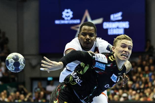 Gisli Kristjansson (SC Magdeburg,10) - Handball Machineseeker Champions League Saison 2025-2026 SC Magdeburg vs. Paris Saint Germain in der GETEC Arena in Magdeburg - Aktion,Handball,Deutschland,10.09.2025