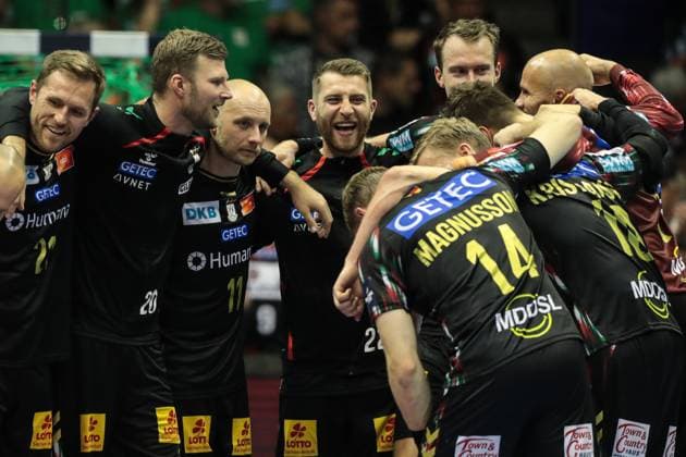 v.l. Albin Lagergren (SC Magdeburg,21), Philipp Weber (SC Magdeburg,20),Daniel Pettersson (SC Magdeburg,11) Lukas Mertens (SC Magdeburg,22) - Handball Machineseeker Champions League Saison 2025-2026 SC Magdeburg vs. Paris Saint Germain in der GETEC Arena in Magdeburg - Aktion,Handball,Deutschland,10.09.2025