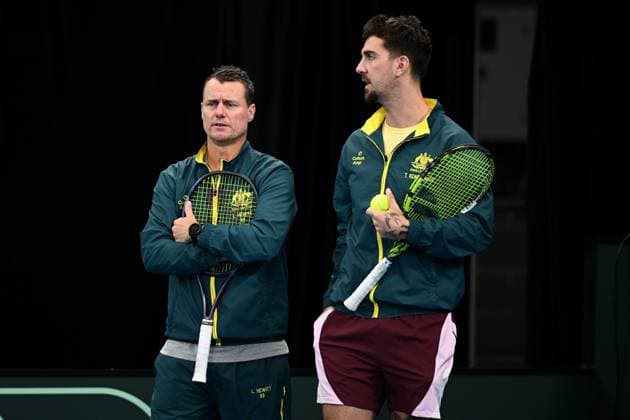 DAVIS CUP PHOTO OPS, Australia team captain Lleyton Hewitt (left) and Thanasi Kokkinakis watch on during a Davis Cup practice hit at Ken Rosewall Arena in Sydney, Thursday, September 11, 2025. ( NO ARCHIVING, EDITORIAL USE ONLY SYDNEY NEW SOUTH WALES AUSTRALIA  Copyright: xDANxHIMBRECHTSx 20250911124923481503
