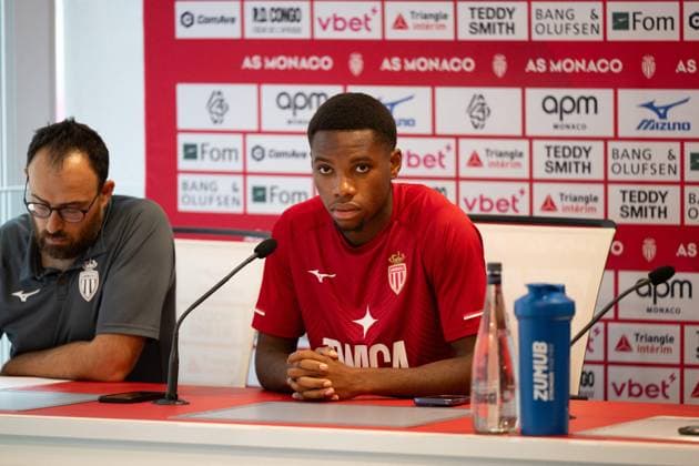 ASMONACO-FOOTBALL-PRESS-C ONFERENCE Twenty-year-old Belgian international attacking midfielder Stanis Idumbo, newly recruited from FC Seville, answers questions from journalists during an official press conference, PK, Pressekonferenz at the AS Monaco Football Club training center in La Turbie, France, on September 11, 2025. Photo by Laurent Coust ABACAPRESS.COM LA TURBIE France  Copyright: xCoustxLaurent ABACAx