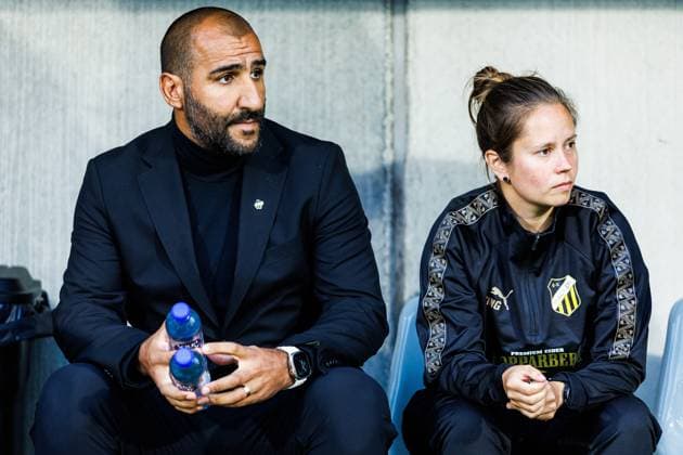 250911 Coach Mak Lind of Häcken ahead of the first leg of Women s Champions League playoff football match between Häcken and Atletico Madrid on September 11, 2025 in Göteborg. Photo: Michael Erichsen BILDBYRAN COP 89 MI0874 fotboll football soccer fotball uefa womens champions league häcken atletico madrid dam bbeng play-offsbbauto Copyright: MICHAELxERICHSEN BB250911MI008