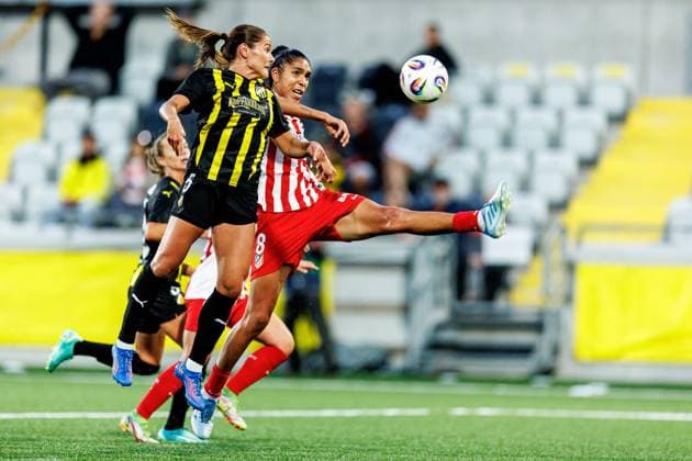 250911 Mary Caroline Wickenheiser of Häcken and Gabriela Garcia of Atletico Madrid during the UEFA Women™s Champions League play-off football match between Häcken and Atletico Madrid on September 11, 2025 in Göteborg. Photo: Michael Erichsen BILDBYRAN COP 89 MI0874 fotboll football soccer fotball uefa womens champions league häcken atletico madrid dam bbeng play-offsbbauto Copyright: MICHAELxERICHSEN BB250911MI016