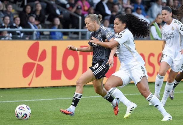 11.09.2025, xhbx, Fussball Quali Champions League, Eintracht Frankfurt Frauen - Real Madrid Frauen v.l. Elisa Senß (Eintracht Frankfurt Damen), Yasmin (Real Madrid) (DFL DFB REGULATIONS PROHIBIT ANY USE OF PHOTOGRAPHS as IMAGE SEQUENCES and or QUASI-VIDEO) Frankfurt