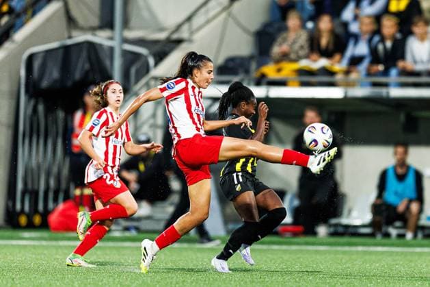250911 Lauren of Atletico Madrid and Monica Jusu Bah of Häcken during the UEFA Women™s Champions League play-off football match between Häcken and Atletico Madrid on September 11, 2025 in Göteborg. Photo: Michael Erichsen BILDBYRAN COP 89 MI0874 fotboll football soccer fotball uefa womens champions league häcken atletico madrid dam bbeng play-offsbbauto Copyright: MICHAELxERICHSEN BB250911MI025