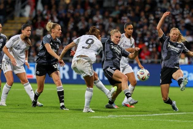 2025.09.10 xJFx Fussball UEFA Women Champions League Qualifikation Eintracht Frankfurt - Real Madrid v.l., Laura Freigang (Eintracht Frankfurt), Signe Bruun (Real Madrid) schiesst das Tor zum 0:2 (DFL DFB REGULATIONS PROHIBIT ANY USE OF PHOTOGRAPHS as IMAGE SEQUENCES and or QUASI-VIDEO) Copyright: JoaquimxFerreira
