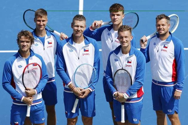 The Czech national tennis team before the qualifying match between the USA and the Czech Republic for the final group of the Davis Cup 2025 at the Delray Beach Tennis Center, USA, on September 11, 2025. From left: Tomas Machac, Petra Brunclik, Tomas Berdych, Jakub Mensik, Jiri Lehecka and Adam Pavlasek. (CTKxPhoto PavelxLebeda) CTKPhotoF202509110012301  CTKPhotoF202509110012301