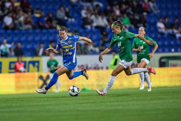 SOCCER - WCL, St.Poelten vs Hjorring SANKT POELTEN,AUSTRIA,11.SEP.25 - WOMEN SOCCER - UEFA Women s Champions League, qualification, SKN Sankt Poelten vs Fortuna Hjorring. Image shows Sarah Mattner (St.Poelten) and Janelle Cordia (Hjorring).  GEPAxpictures xManuelxBinder