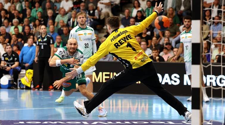 BAU 11.09.2025 Göppingen Handball Frisch Auf Göppingen vs. SC DHfK Leipzig, v.l. Marcel Schiller (Göppingen), Domenico Ebner (Leipzig)
