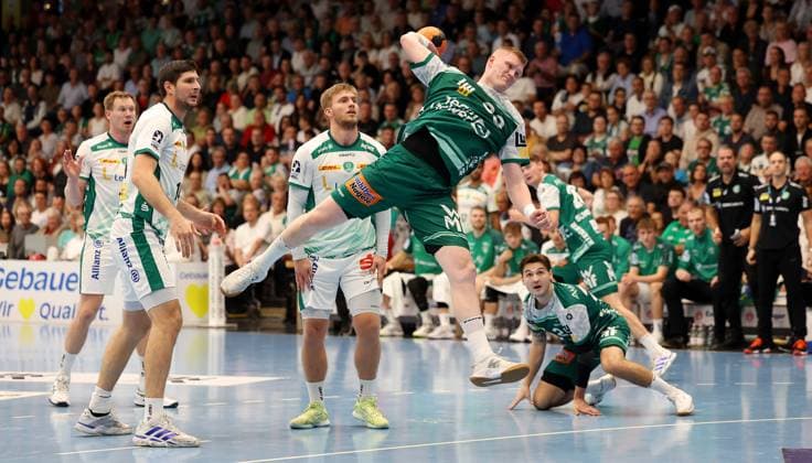 BAU 11.09.2025 Göppingen Handball Frisch Auf Göppingen vs. SC DHfK Leipzig, Ymir Örn Gislason (Göppingen) am Ball