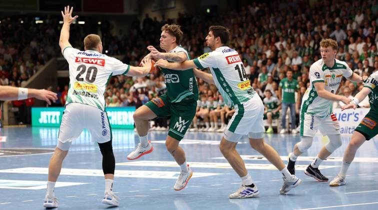 BAU 11.09.2025 Göppingen Handball Frisch Auf Göppingen vs. SC DHfK Leipzig, v.l. William Bogojevic (Leipzig), Victor Klöve (Göppingen), Marko Mamic (Leipzig)