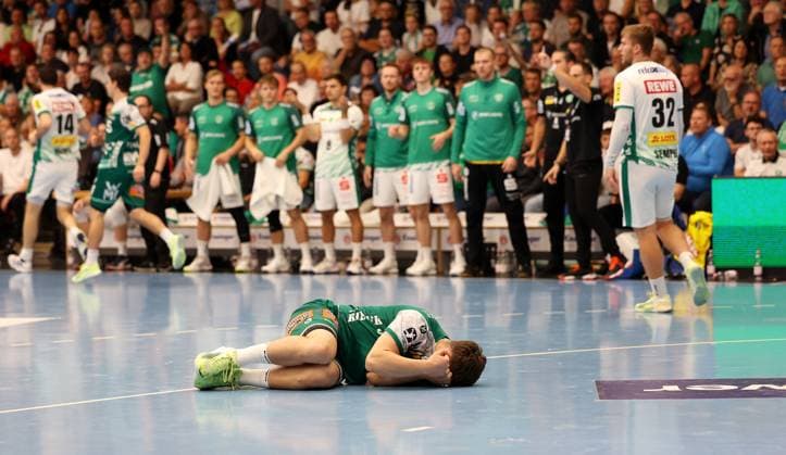 BAU 11.09.2025 Göppingen Handball Frisch Auf Göppingen vs. SC DHfK Leipzig, Elias Newel (Göppingen) am Boden