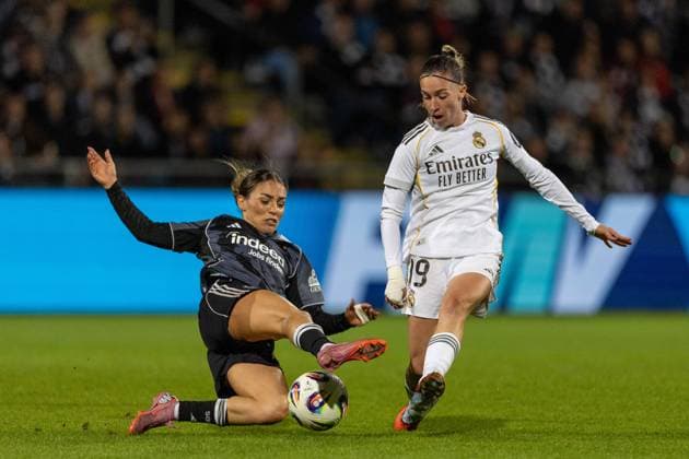 UWCL Qualifikation: Eintracht Frankfurt - Real Madrid, 11.09.2025 Zweikampf zwischen Ereleta Memeti (Eintracht Frankfurt, 27) und Eva Navarro (Real Madrid, 19) Hinspiel der UEFA Women’s Champions League Qualifikation, 3. Runde, zwischen Eintracht Frankfurt und Real Madrid im Stadion am Brentanobad in Frankfurt am Main am 11.09.2025 *** UWCL Qualification Eintracht Frankfurt Real Madrid, 11 09 2025 Duel between Ereleta Memeti Eintracht Frankfurt, 27 and Eva Navarro Real Madrid, 19 First leg of the UEFA Womens Champions League Qualification, 3rd round, between Eintracht Frankfurt and Real Madrid at Stadion am Brentanobad in Frankfurt am Main on 11 09 2025 Copyright: xBEAUTIFULxSPORTS Hahnex