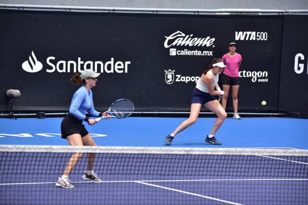 WTA, Tennis Damen GUADALAJARA 250 OPEN WTA GUADALAJARA 250 OPEN CONTRERAS MARINO VS OLMOS SUTJIADI 11092025 GUADALAJARA, JALISCO. Action photo of Fernanda Contreras and Rebecca Marino, during day 4 the WTA Guadalajara 250 Open, held at the Centro Panamericano de Tenis of Guadalajara, Jalisco, Mexico. Foto de accion de Fernanda Contreras and Rebecca Marino, durante el dia 4 del WTA Guadalajara 250 Open, celebrado en el Centro Panamericano de Tenis de Guadalajara, Jalisco, Mexico PHOTO BY IMAGENSHOP AGENCIA FOTOGRAFICA GUADALAJARA JALISCO MEXICO Copyright: xIMAGENSHOPxAGENCIAxFOTOGRAFICAx