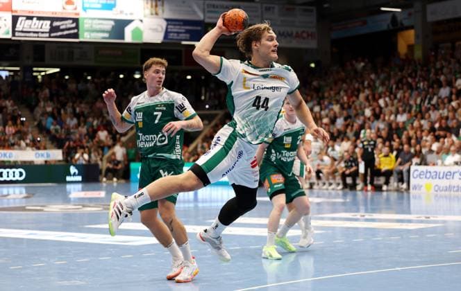 BAU 11.09.2025 Göppingen Handball Frisch Auf Göppingen vs. SC DHfK Leipzig, Blaer Hinriksson (Leipzig) am Ball