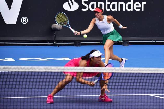 WTA, Tennis Damen GUADALAJARA 250 OPEN WTA GUADALAJARA 250 OPEN CONTRERAS MARINO VS OLMOS SUTJIADI 11092025 GUADALAJARA, JALISCO. Action photo of Giuliana Olmos and Aldila Sutjiadi, during day 4 the WTA Guadalajara 250 Open, held at the Centro Panamericano de Tenis of Guadalajara, Jalisco, Mexico. Foto de accion de Giuliana Olmos and Aldila Sutjiadi,, durante el dia 4 del WTA Guadalajara 250 Open, celebrado en el Centro Panamericano de Tenis de Guadalajara, Jalisco, Mexico PHOTO BY IMAGENSHOP AGENCIA FOTOGRAFICA GUADALAJARA JALISCO MEXICO Copyright: xIMAGENSHOPxAGENCIAxFOTOGRAFICAx