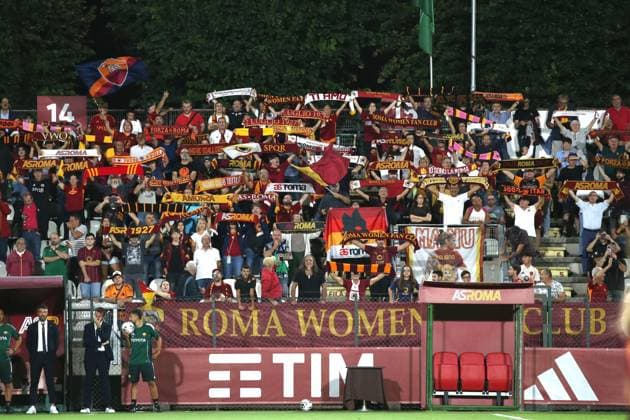 11.09.2025 Roma vs Sporting Lisbona Women s Champions League; Calcio; & xD;Nella foto: Tifosi& xD;(Foto Gino Mancini)  Copyright: xGinoxMancini IPAxSportx xipa-agency.netx xx IPA_64710144 IPA_Agency_IPA64710144