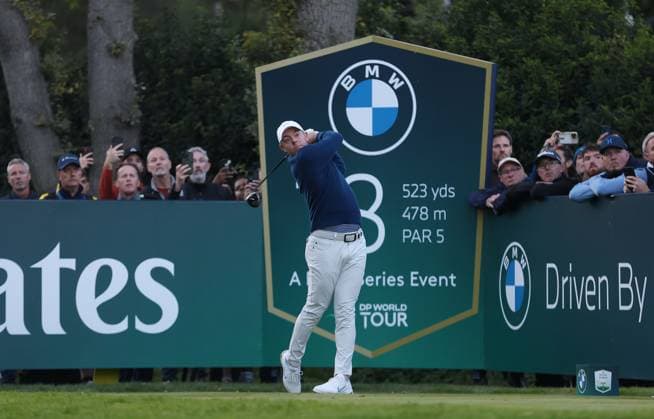 . - BMW PGA, Golf Herren Championship 2025, Day One, DP World Tour, Wentworth Golf Club, Virginia Water, Surrey, England.- 11th September 2025. (C) Daniel Weir Crystal Pix Rory Mcilroy Of Northern Ireland tees off on the 18th hole during the BMW PGA Championship 2025 Day One. - BMW PGA Championship 2025, Day One, DP World Tour, Wentworth Golf Club, Virginia Water, Surrey, England.- 11th September 2025. (C) Daniel Weir Crystal Pix Surrey Wentworth Golf Club United Kingdom Copyright: xDanielxWeirx CP_BMW_PGA_Championship_2025_Day_One_20