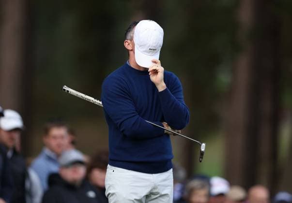 . - BMW PGA, Golf Herren Championship 2025, Day One, DP World Tour, Wentworth Golf Club, Virginia Water, Surrey, England.- 11th September 2025. (C) Daniel Weir Crystal Pix Rory Mcilroy Of Northern Ireland looks frustrated & dejected during the BMW PGA Championship 2025 Day One . - BMW PGA Championship 2025, Day One, DP World Tour, Wentworth Golf Club, Virginia Water, Surrey, England.- 11th September 2025. (C) Daniel Weir Crystal Pix Surrey Wentworth Golf Club United Kingdom Copyright: xDanielxWeirx CP_BMW_PGA_Championship_2025_Day_One_99