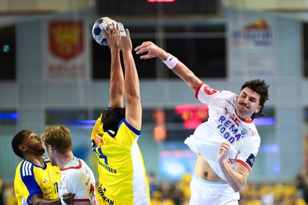2025.09.11 Kielce Pilka reczna , Liga Mistrzow EHF , sezon 2025 26 Industria Kielce - Kolstad Handball N z Daniel Dujszebajew Dujshebaev Dovichebaeva, Simen Ulstad Lyse Foto Tomasz Fafara PressFocus 2025.09.11 Kielce Handball , EHF Champions League , 2025 2026 season Industria Kielce - Kolstad Handball Daniel Dujszebajew Dujshebaev Dovichebaeva, Simen Ulstad Lyse Credit: Tomasz Fafara PressFocus NEWSPIX.PL --- newspix.pl POLAND OUT! 