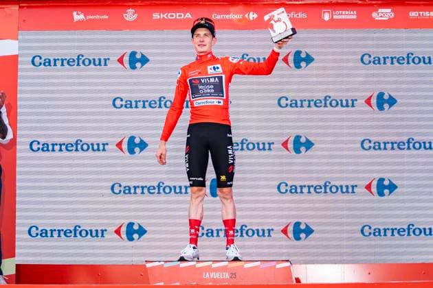 La Vuelta - 80th Tour of Spain 2025 - Stage 18 (ITT) Jonas Vingegaard of Denmark and Team Visma Lease a Bike - Red Leader Jersey celebrates at podium during the La Vuelta - 80th Tour of Spain 2025, Stage 18 a 12.2km individual time trial stage on September 11, 2025 in Valladolid, Spain. Valladolid Valladolid Spain Copyright: xAlbertoxGardinx AGardin_20250911_Cycling_Vuelta_ITT_0050