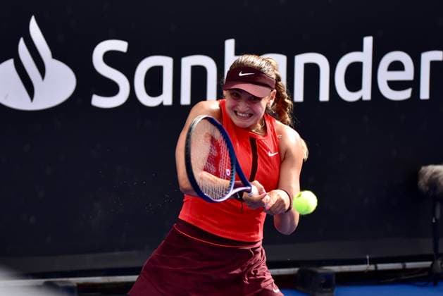 WTA, Tennis Damen GUADALAJARA 250 OPEN WTA GUADALAJARA 250 OPEN JIMENEZ KASINTSEVA VS VERONIKA KUDERMETOVA 11092025 GUADALAJARA, JALISCO. Action photo of Victoria Jimenez Kasintseva, during day 4 the WTA Guadalajara 250 Open, held at the Centro Panamericano de Tenis of Guadalajara, Jalisco, Mexico. Foto de accion de Victoria Jimenez Kasintseva , durante el dia 4 del WTA Guadalajara 250 Open, celebrado en el Centro Panamericano de Tenis de Guadalajara, Jalisco, Mexico PHOTO BY IMAGENSHOP AGENCIA FOTOGRAFICA GUADALAJARA JALISCO MEXICO Copyright: xIMAGENSHOPxAGENCIAxFOTOGRAFICAx