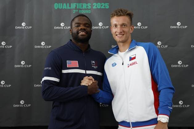 Frances Tiafoe (USA; left) and Jiri Lehecka, Czech tennis player, during the draw of the qualifying match between the USA and the Czech Republic for the final group of the Davis Cup 2025 at the Delray Beach Tennis Center in Delray Beach, USA, 11 September 2025. (CTKxPhoto PavelxLebeda) CTKPhotoF202509110052301  CTKPhotoF202509110052301