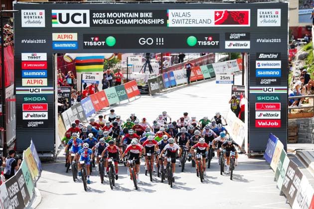 2025 UCI Mountain Bike World Championships Picture by Ed Sykes SWpix.com - 12 09 2025 - Cycling - 2025 UCI Mountain Bike World Championships - Cross-country Olympic - Crans Montana, Valais, Switzerland - Women Junior - Race start, Rafaelle Carrier (Canada), Florencia Monsalvez Rojo (Chile), Maude Ruelland (Canada), Lorena Patino Villanueva (Spain), Lily Rose Marois (Canada) Copyright: x xSWpix.comx(t axPhotographyxHubxLtd)xEdxSykes SWpix.comx SWP-3030-3452