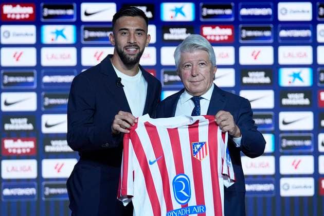 Atletico de Madrid s New Player Nico Gonzalez - Spain Atletico de Madrid s new player Nico Gonzalez (l) with the President Enrique Cerezo during his official presentation. September 12, 2025. Photo by Acero Alterphotos ABACAPRESS.COM Madrid Spain  Copyright: xAcero AlterPhotos ABACAx